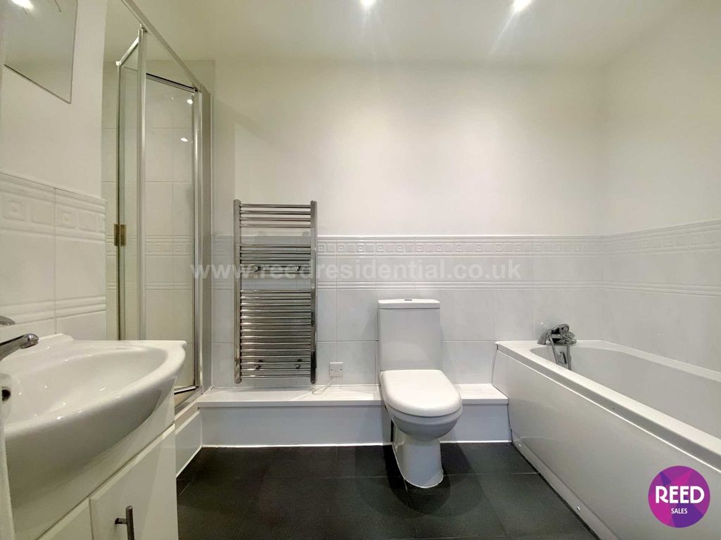 Additional image 9 of 2 bed flat for saleRiverbreeze Court, Ferry Road, Hullbridge SS5