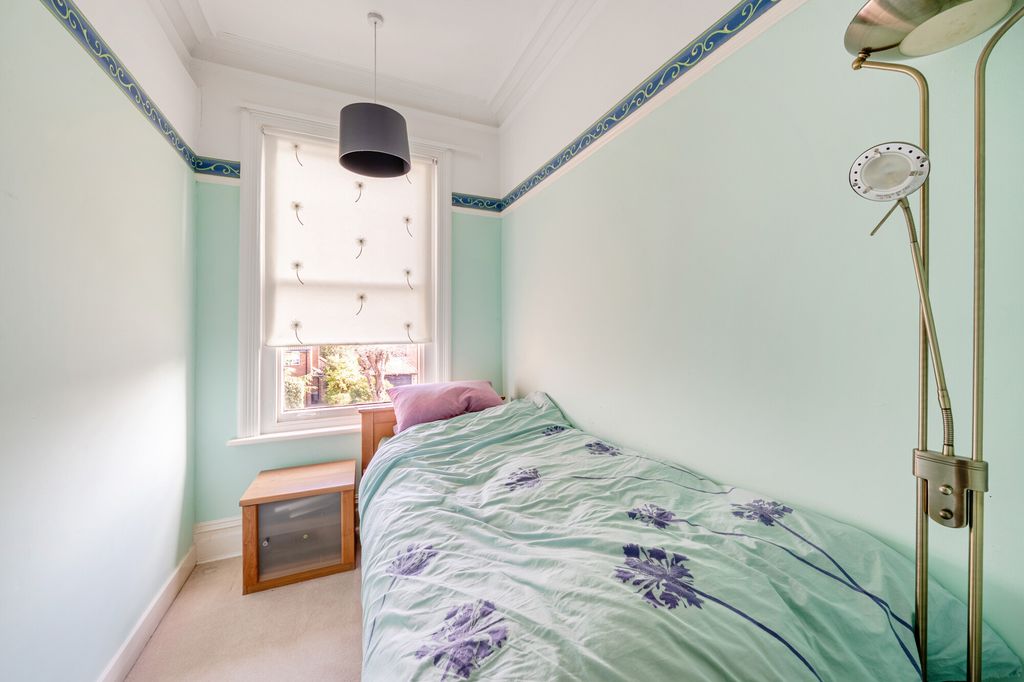 Additional image 13 of 3 bed flat for sale19 Salisbury Avenue, Harpenden AL5