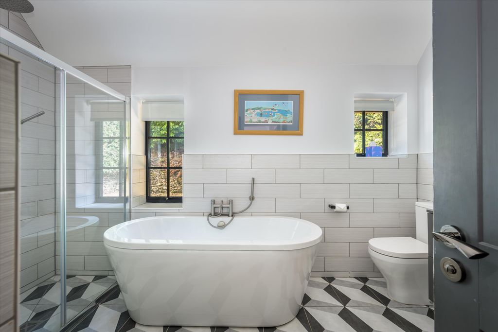 Additional image 26 of 5 bed detached house for saleHindhead Road, Haslemere, Surrey GU27