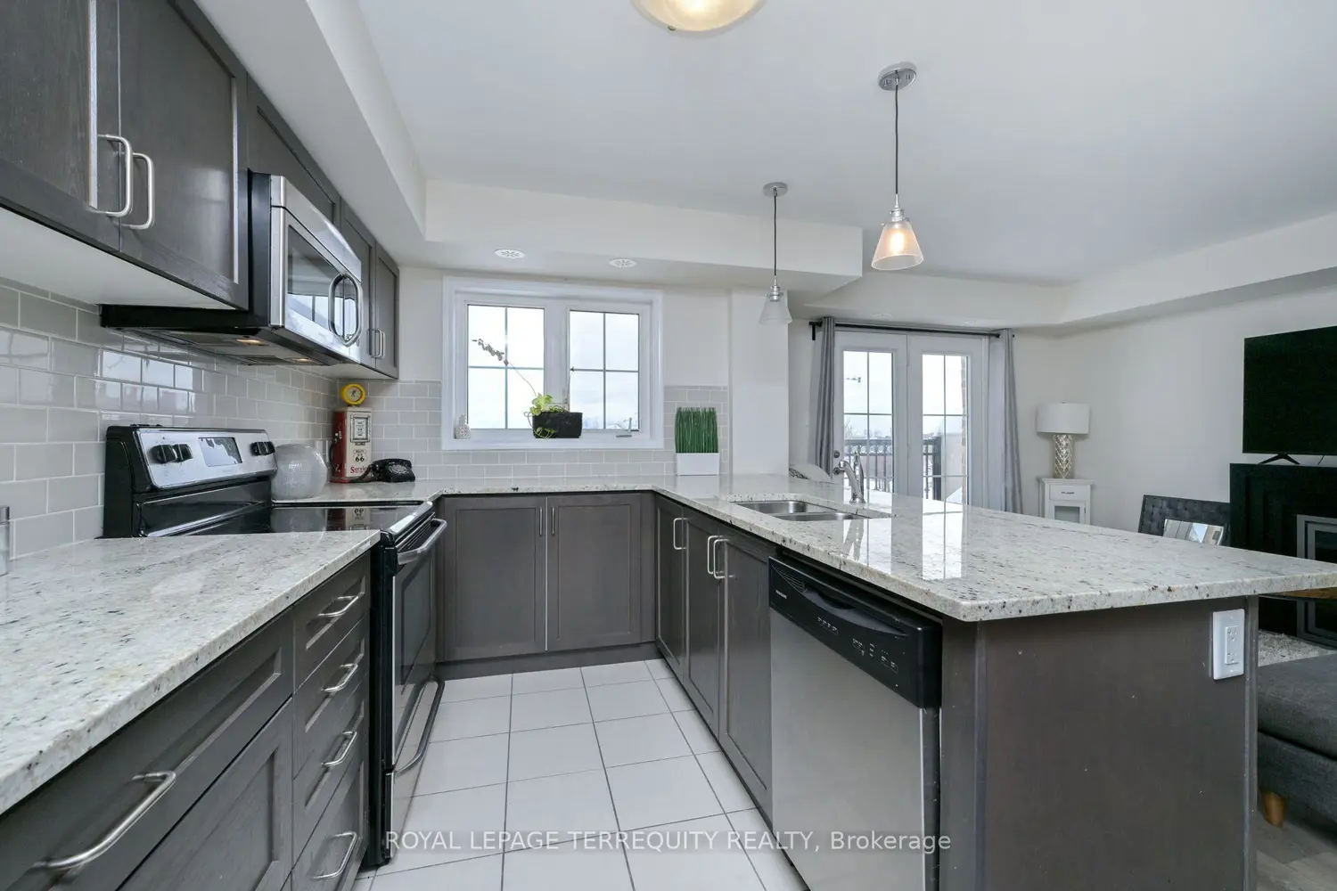 Additional image 2 of 2441 Greenwich Drive 95