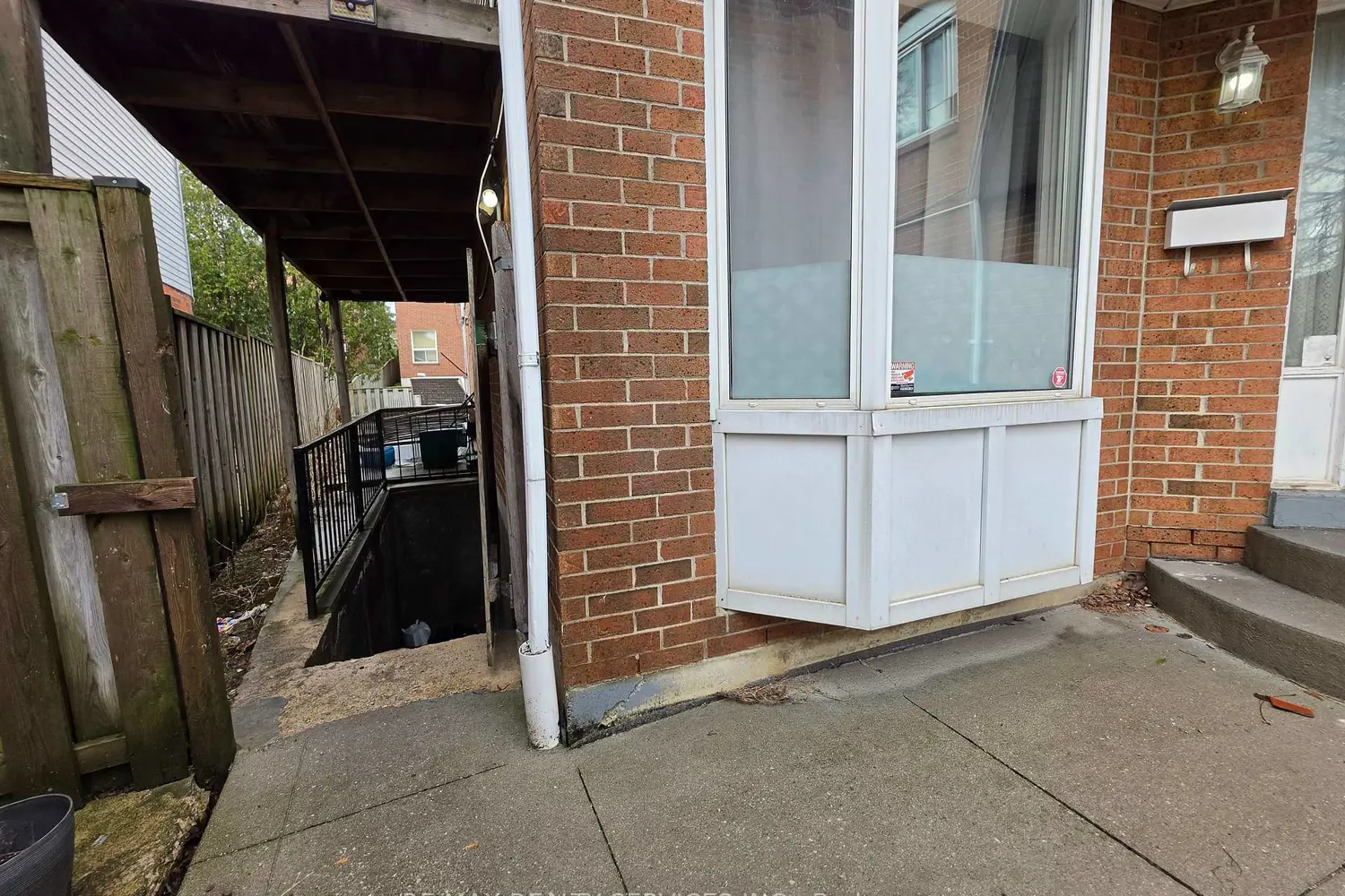 377 Mill Street photo 3