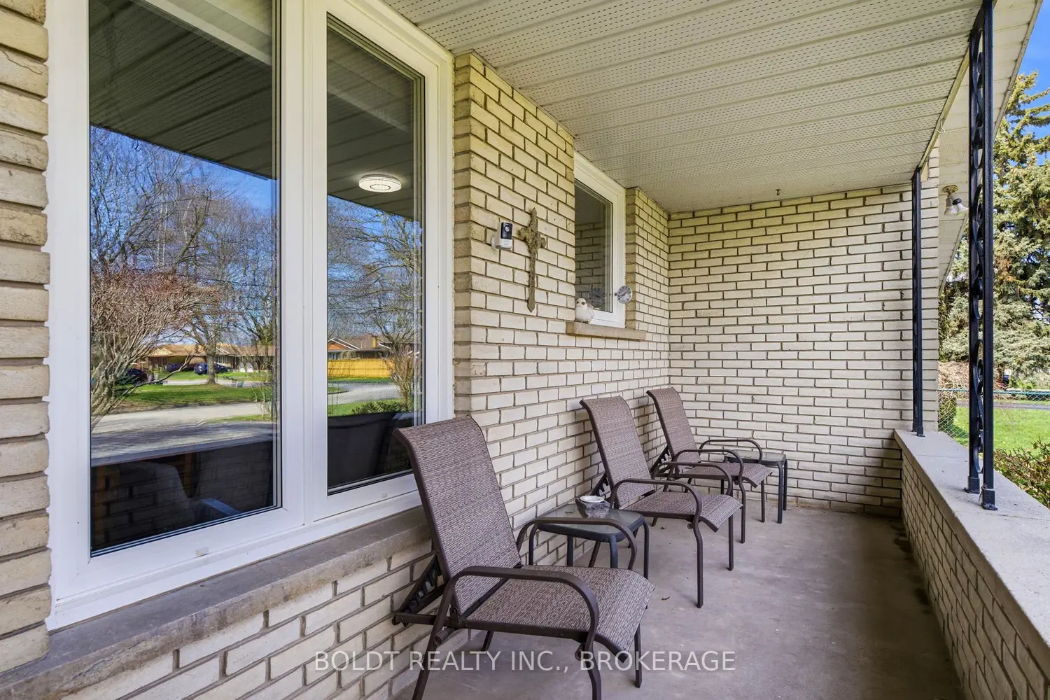 95 Prince Charles Drive photo 2