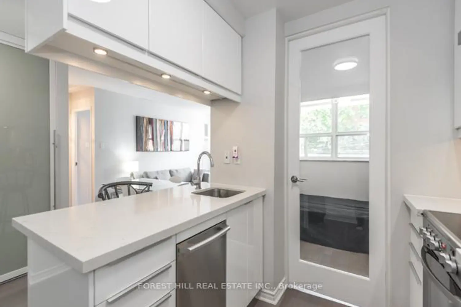 Additional image 4 of 105 Mccaul Street 202
