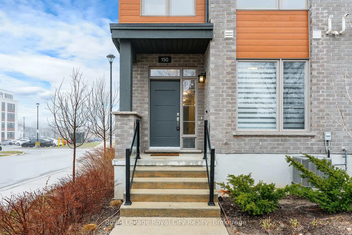 150 Huron Street 1 photo 3