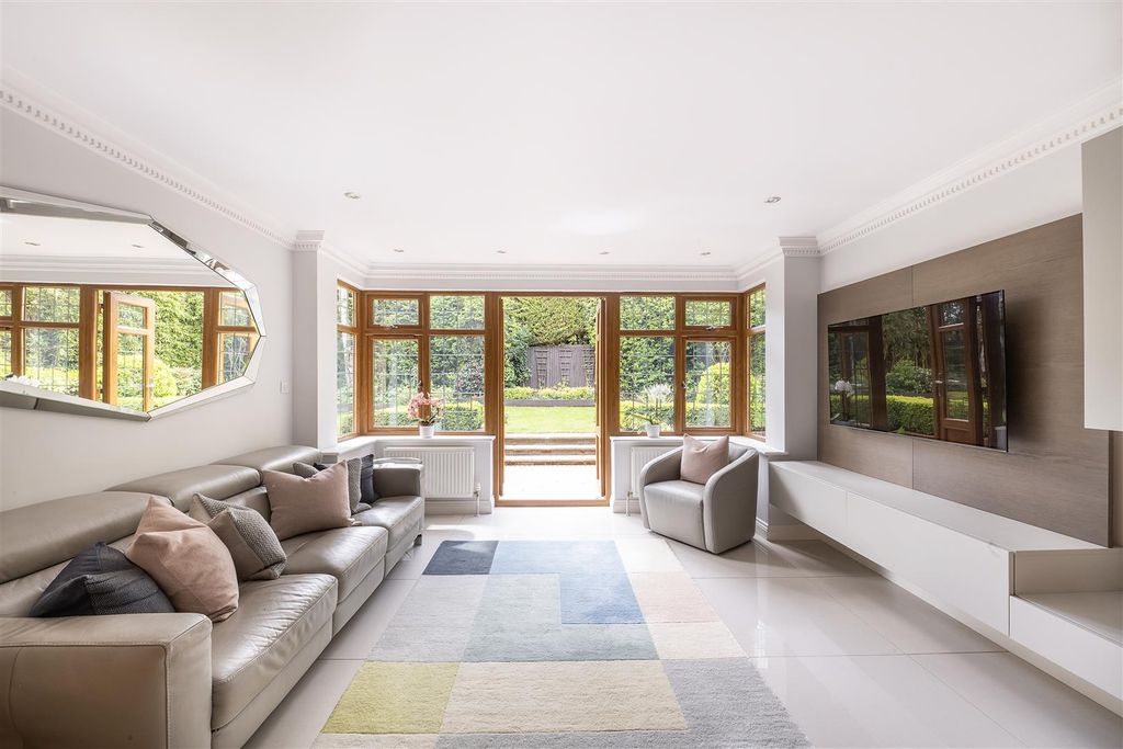 Additional image 4 of 5 bed detached house for saleBroad Oaks Close, Harpenden AL5