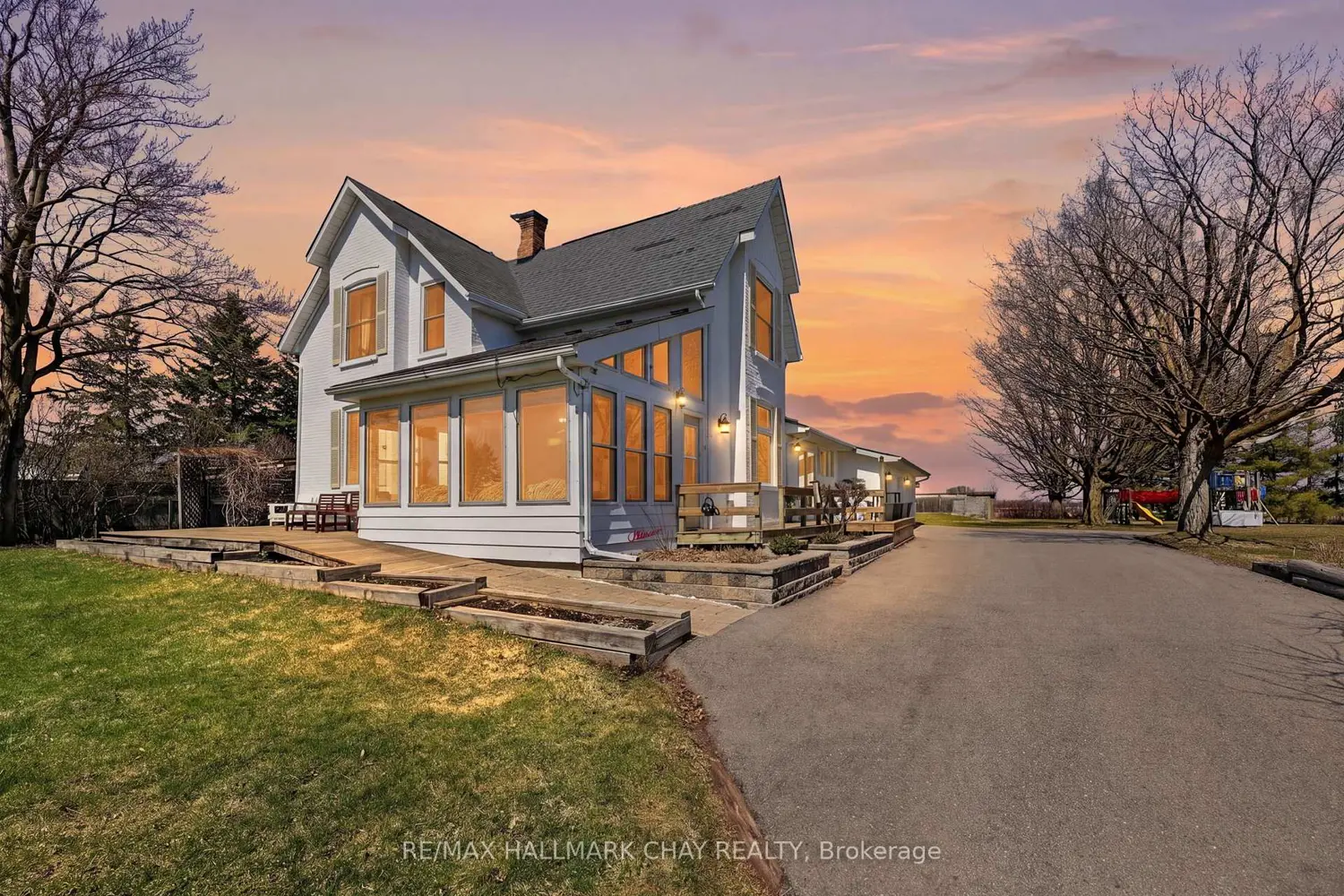 7688 Sideroad 5