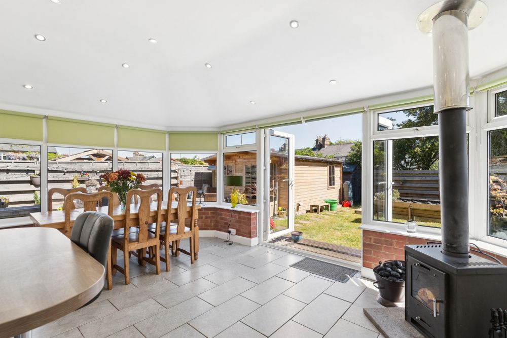 3 bed semi-detached house for saleSt Augustine Close, Hitchin SG5 photo 5