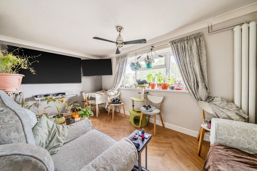 Additional image 2 of 1 bed flat for salePurbrook Way, Havant PO9
