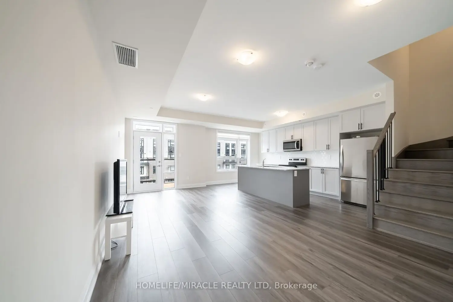 1593 Rose Way 104 photo 2