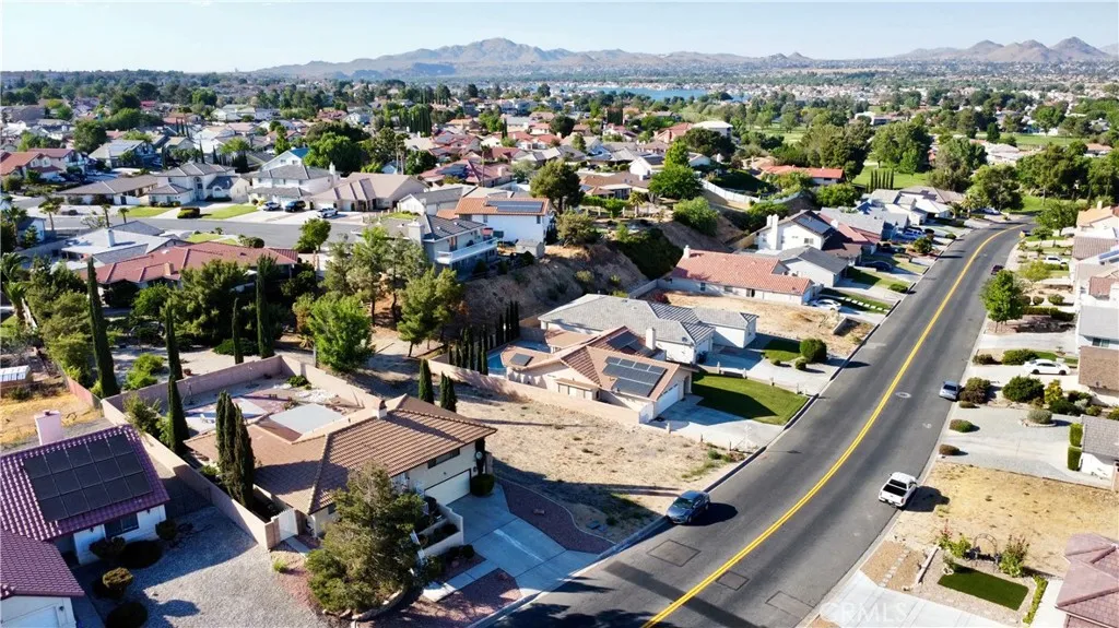 18190 Kalin Ranch Drive, Victorville, CA 92395 photo 4