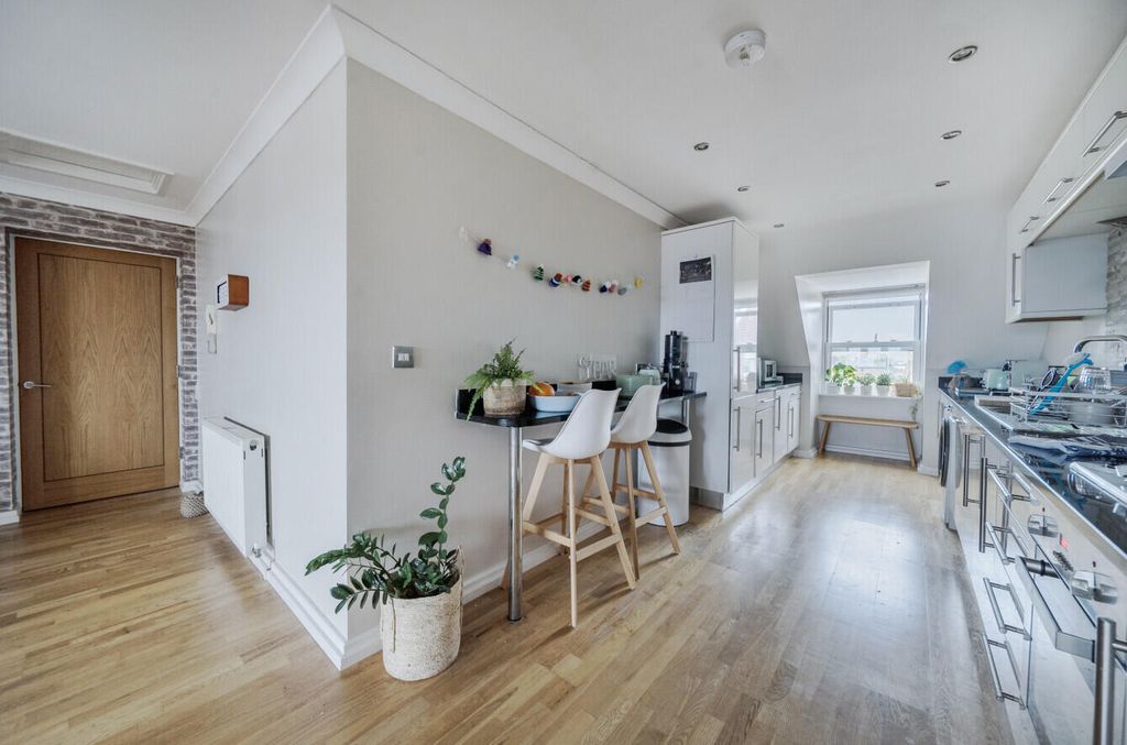 Additional image 5 of 2 bed flat for saleRidgeway Cliff, Herne Bay CT6