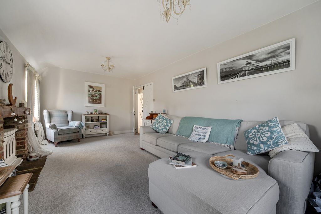 Additional image 7 of 4 bed detached house for saleClovelly Road, Hindhead GU26