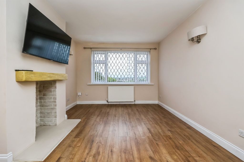 3 bed semi-detached house for saleLaceyfields Road, Heanor DE75 photo 4
