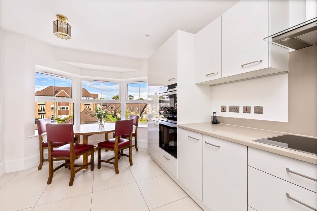 Additional image 4 of 2 bed flat for saleDurrants Drive, Faygate RH12