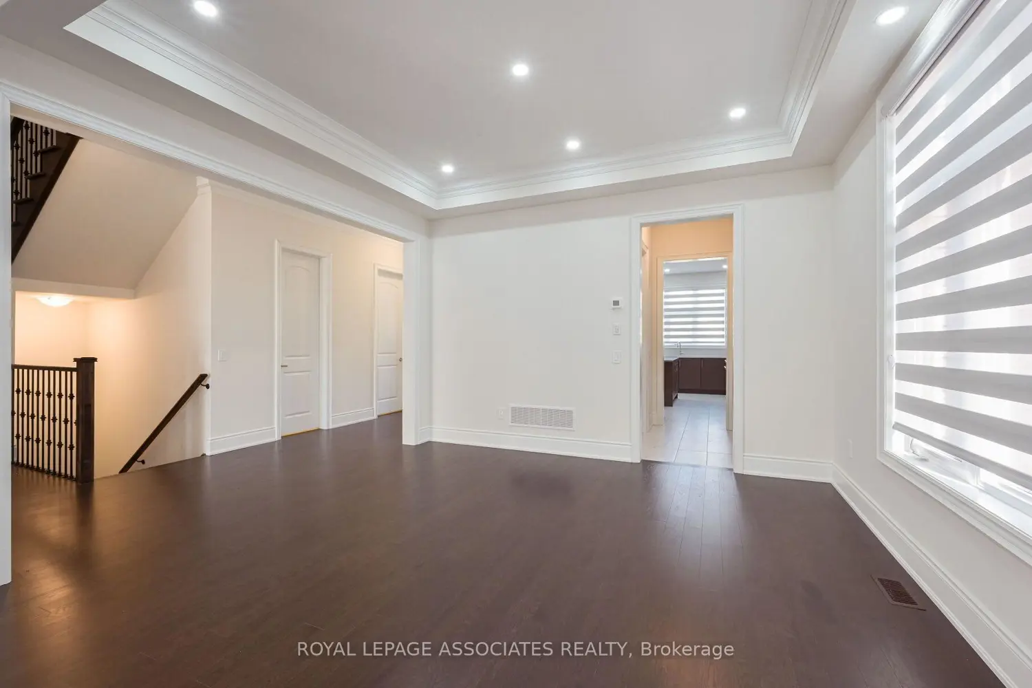 55 Raspberry Ridge Avenue photo 5
