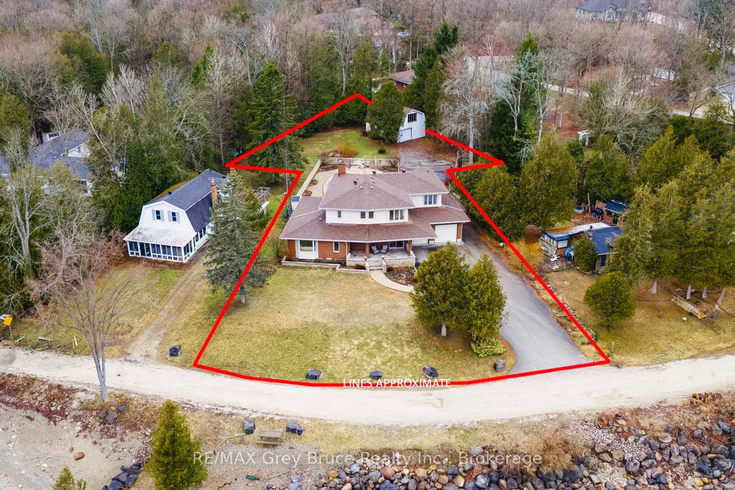122 Cottage Lane photo 2