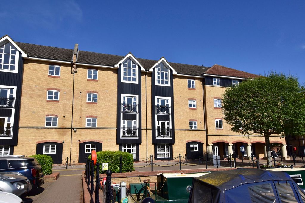 Additional image 26 of 3 bed flat for saleEvans Wharf, Hemel Hempstead HP3