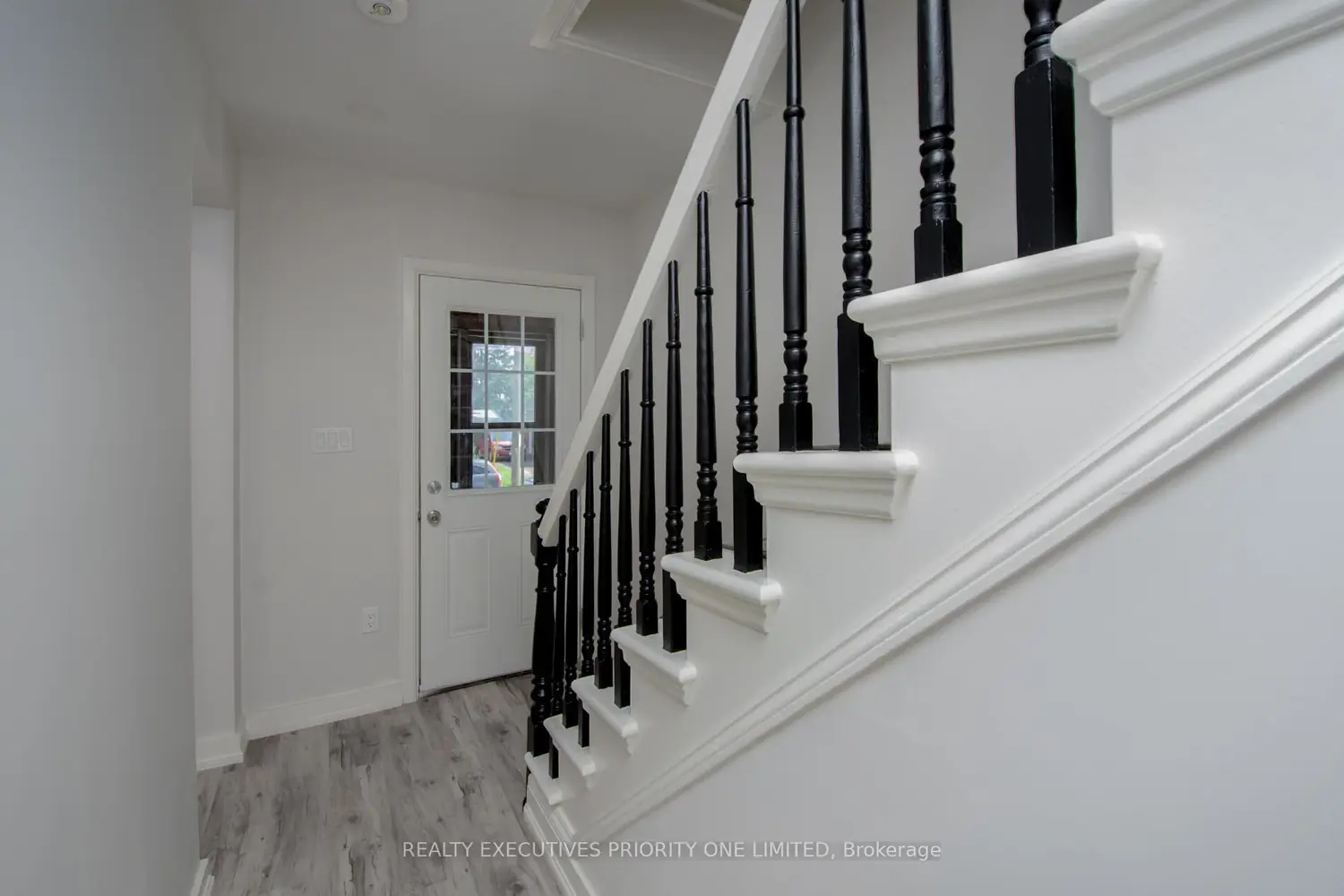 152 Main Street photo 2