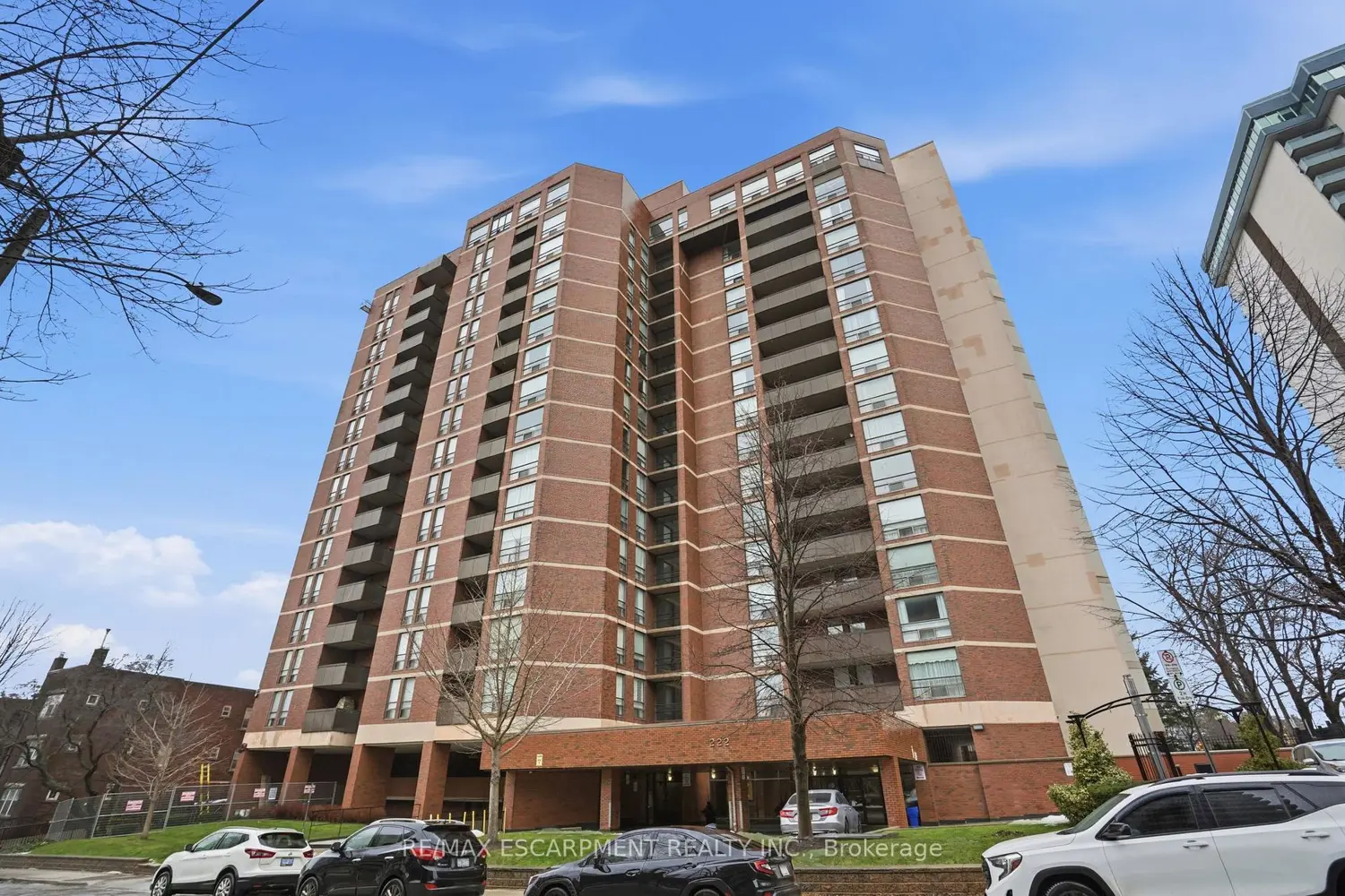 222 Jackson Street 606