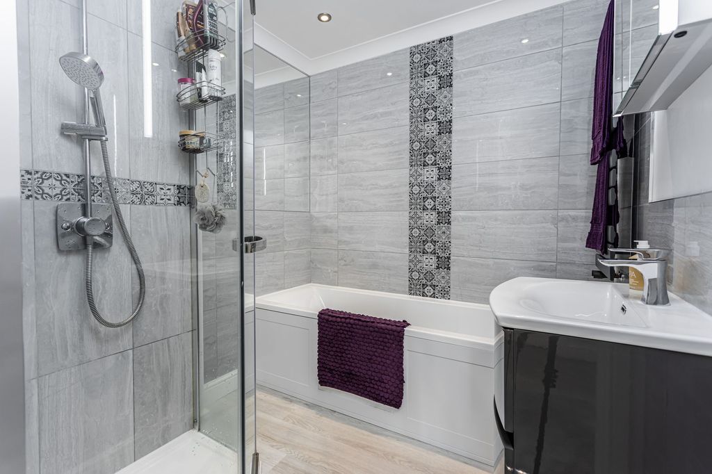 Additional image 9 of 2 bed flat for saleGrovelands, Horley RH6