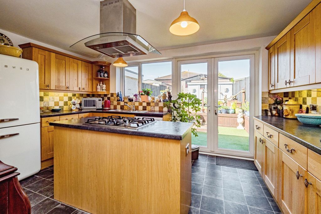 Additional image 5 of 3 bed terraced house for saleEsplanade, Hornsea HU18