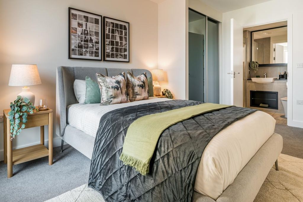 Additional image 4 of 3 bed flat for saleLampton Road, Hounslow TW3