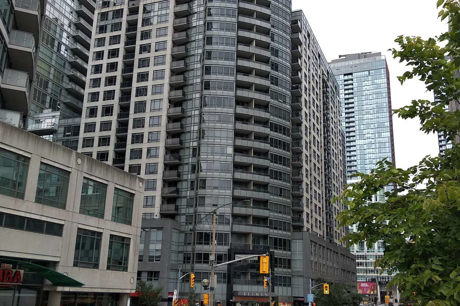 20 Blue Jays Way 1409