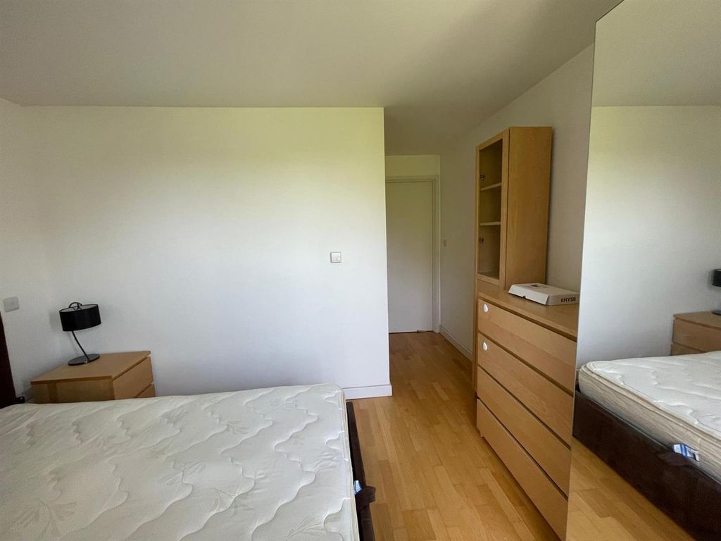 1 bed flat for saleBath Road, Hounslow TW4 photo 5