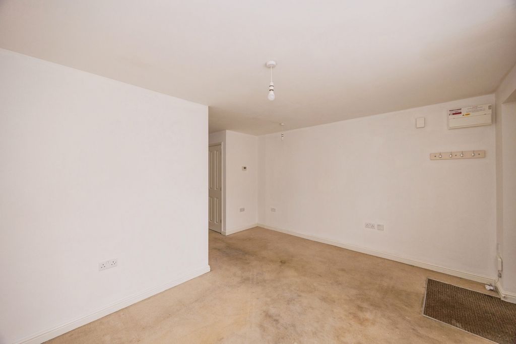 Additional image 5 of 1 bed flat for saleLittle Hackets, Havant, Hampshire PO9