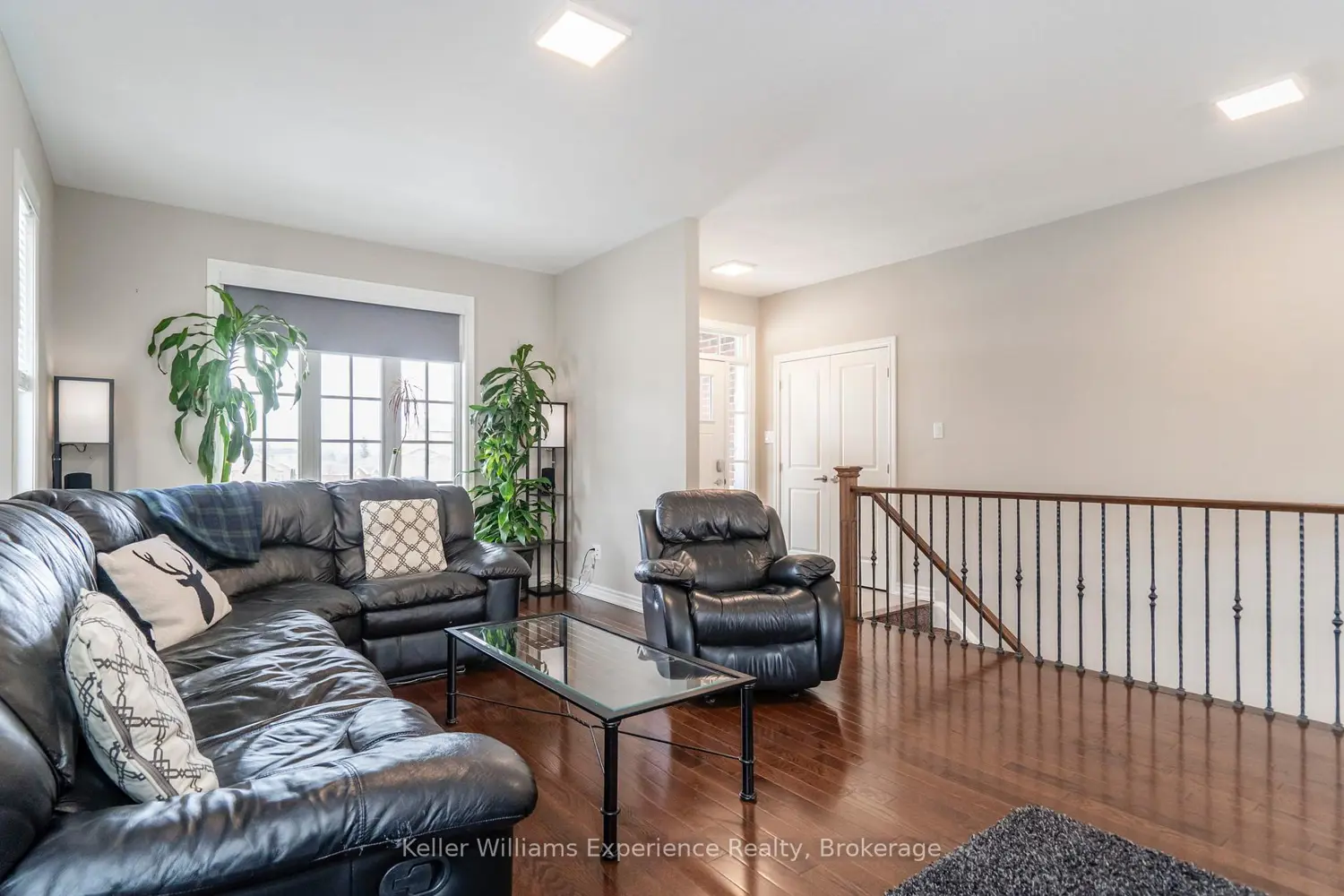 939 Stollar Place photo 2