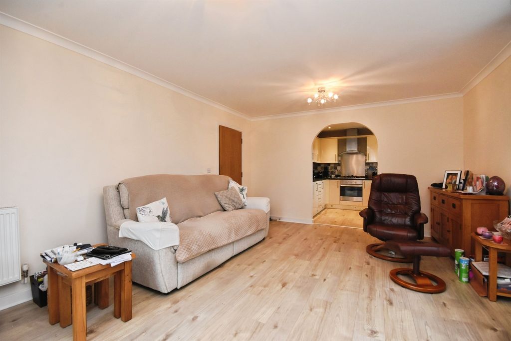 2 bed flat for saleBeridge Mews, Halstead CO9 photo 4