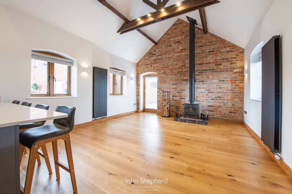 3 bed barn conversion for saleTanworth Lane, Henley-In-Arden, Warwickshire B95 photo 2