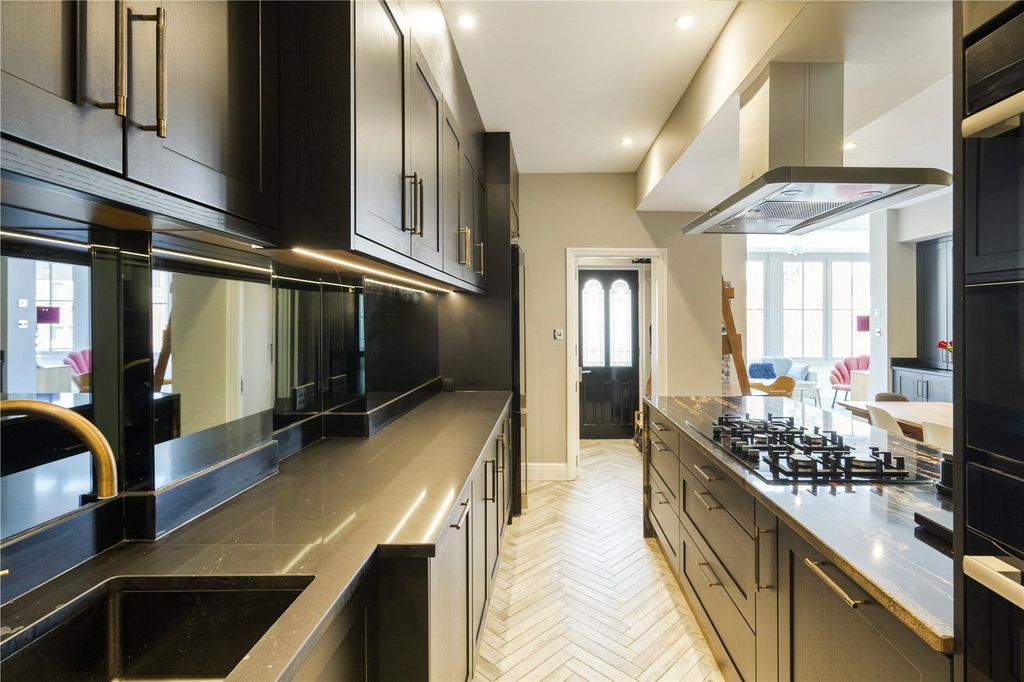 Additional image 8 of 4 bed detached house for saleSt. Andrews Road, Henley-On-Thames, Oxfordshire RG9