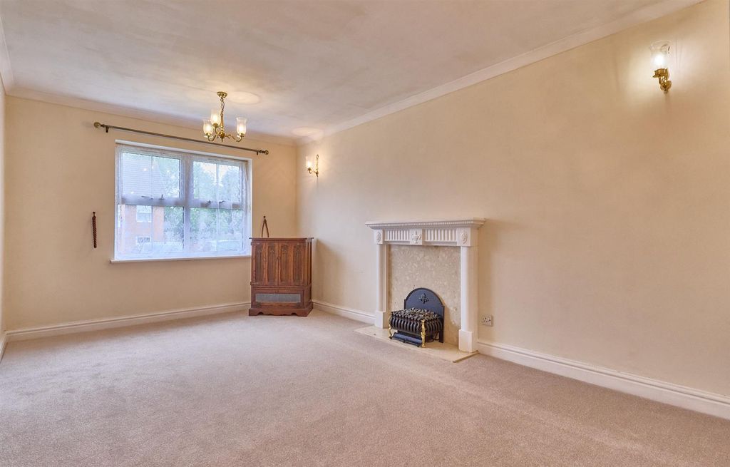 1 bed flat for saleSt. Johns, Hinckley LE10 photo 3