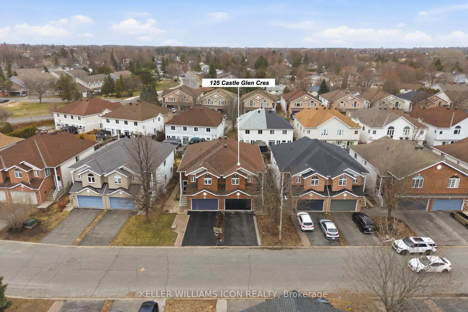 125 Castle Glen Crescent photo 4