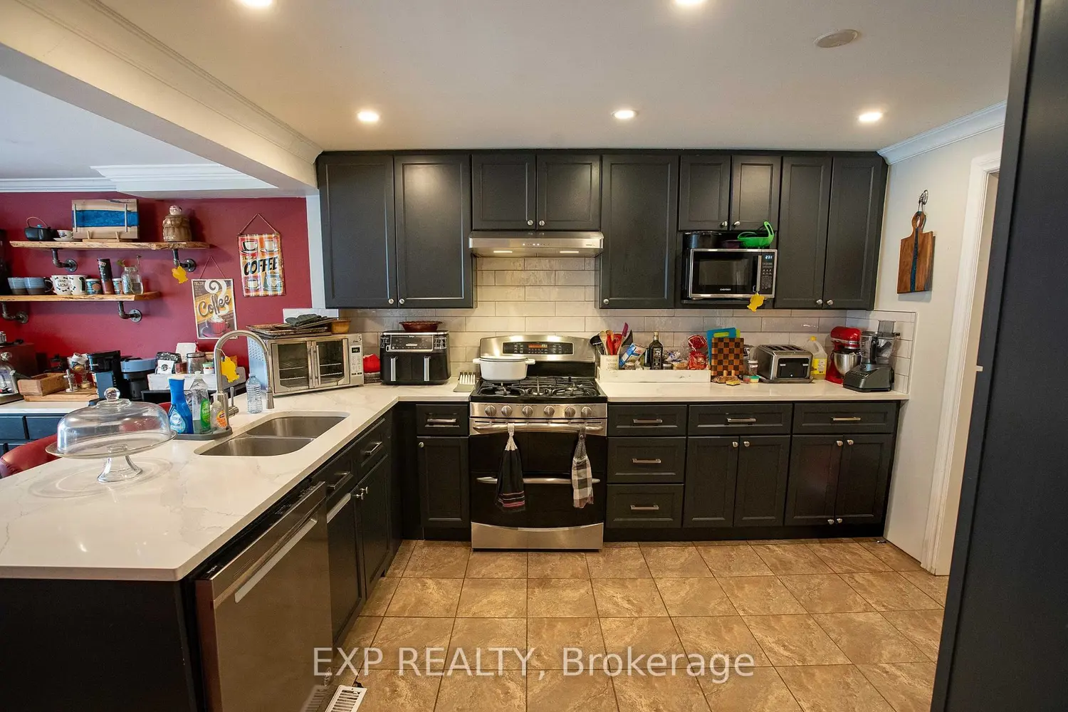 1108 Grenoble Crescent photo 4