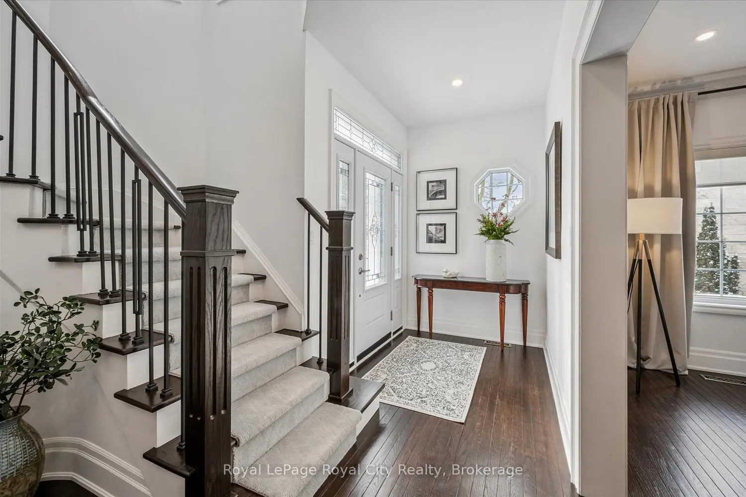 25 Manor Park Crescent 11 photo 2