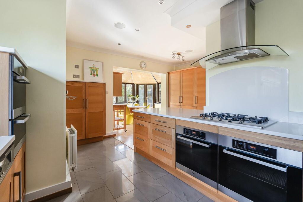Additional image 6 of 5 bed detached house for saleGreen Lane, Henley-On-Thames RG9