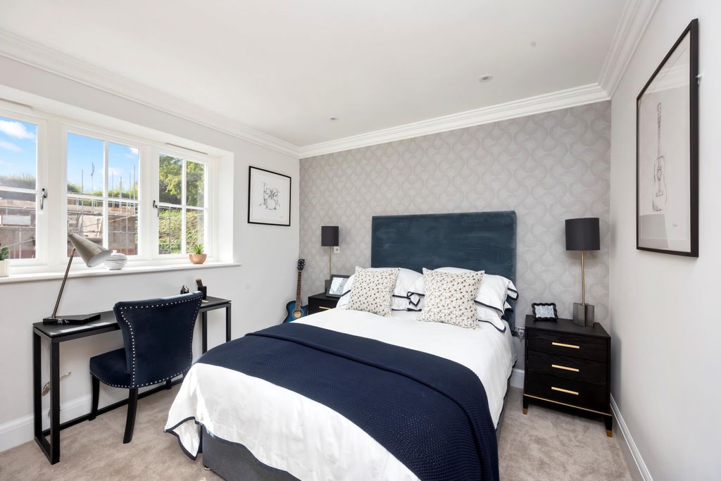 Additional image 7 of 2 bed flat for saleHaslemere Heights, Hill Road, Haslemere, Surrey GU27