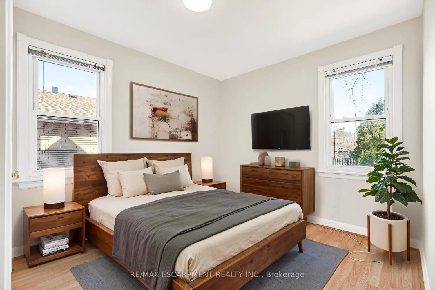 Additional image 7 of 269 Queensdale Avenue