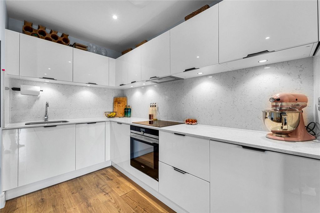 Additional image 3 of 1 bed flat for saleMorshead Yard, Hampton, Middlesex TW12