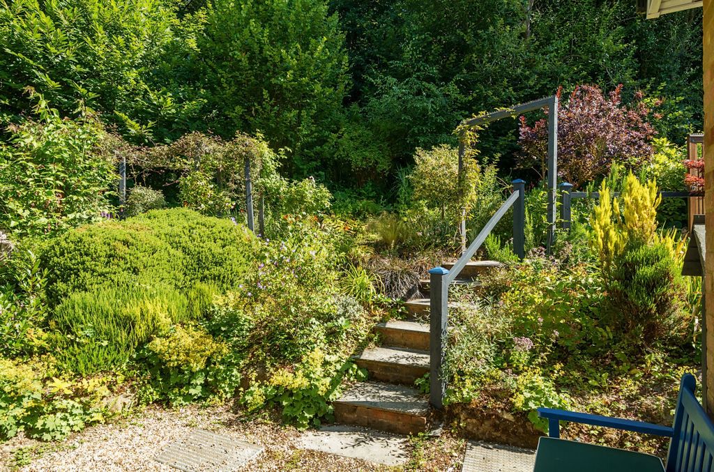 Additional image 15 of 3 bed semi-detached house for saleHaslemere, Surrey GU27