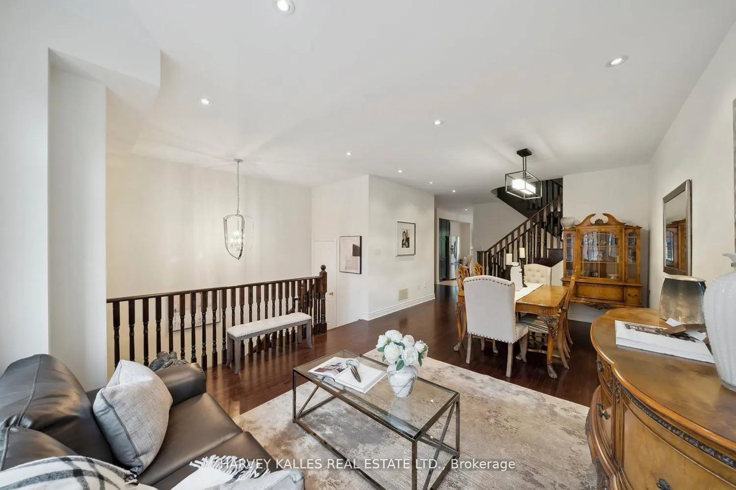 8777 Dufferin Street 45 photo 3