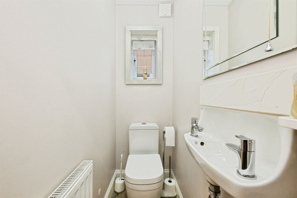 Additional image 11 of 5 bed detached house for saleRoselands Avenue, Hoddesdon EN11