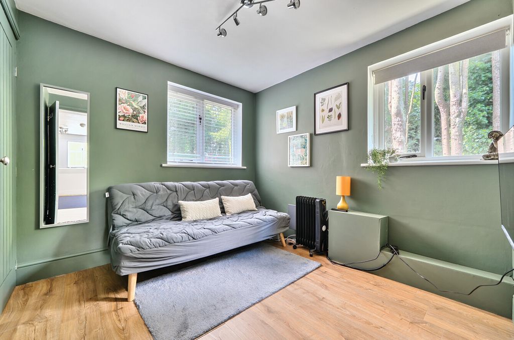 Additional image 8 of 1 bed flat for saleHindhead, Surrey GU26
