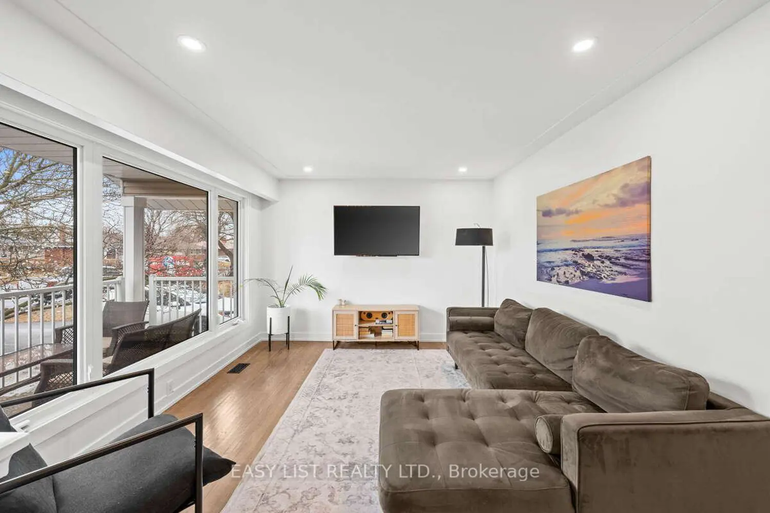 756 Dickens Avenue photo 4