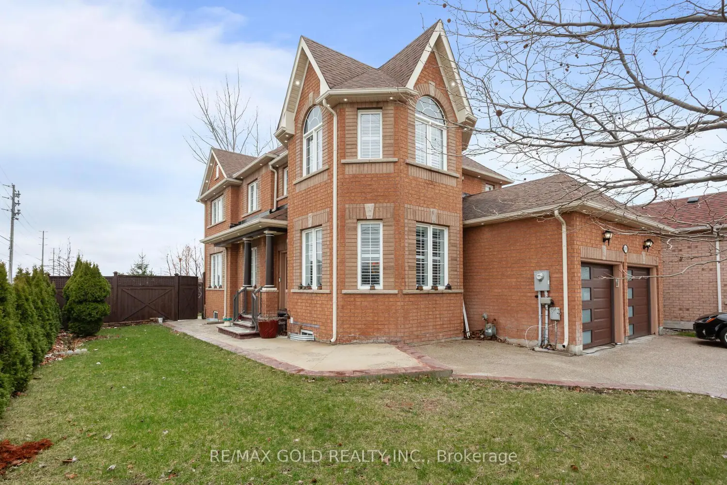 1090 Trudeau Drive photo 3