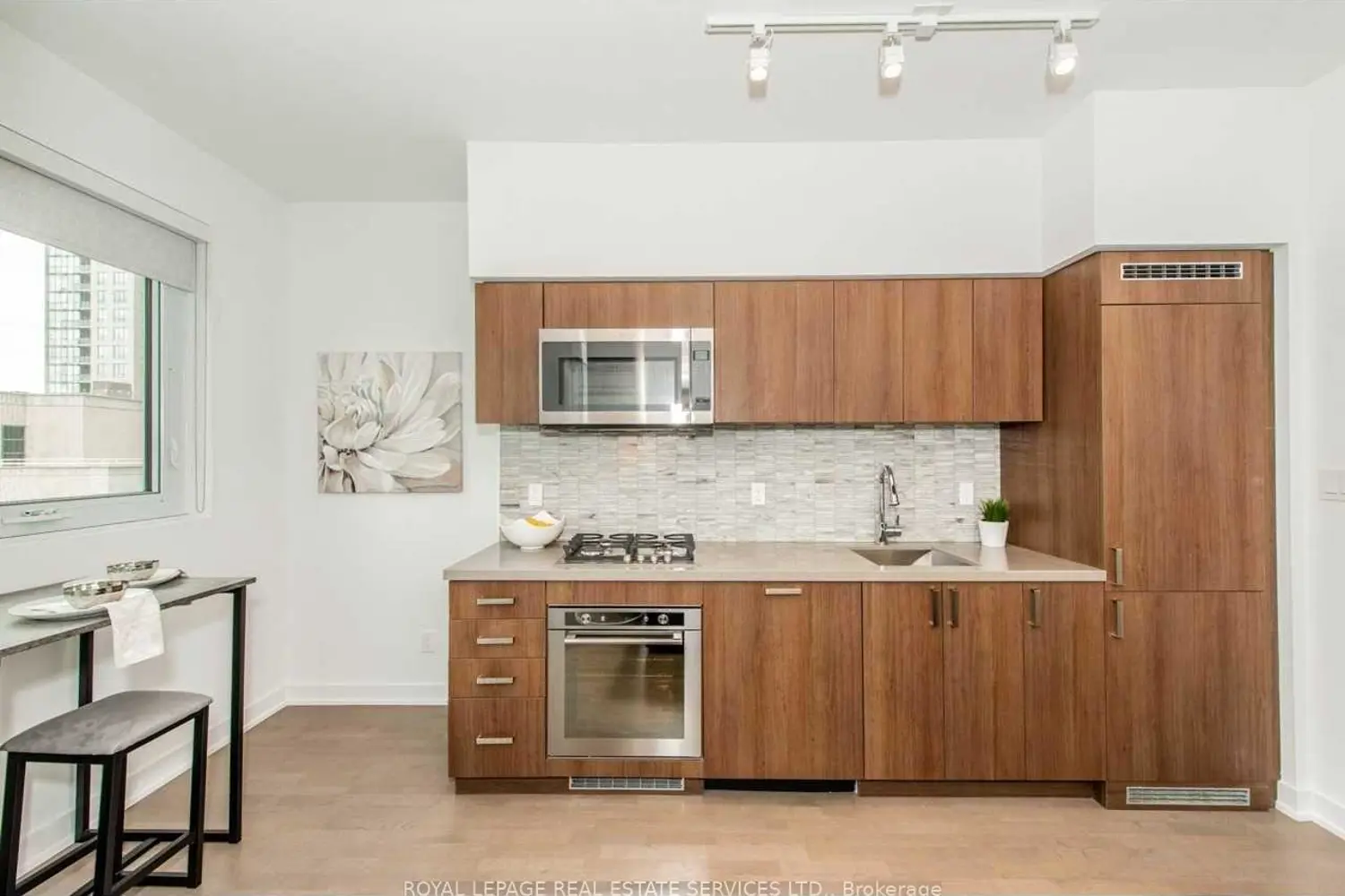 Additional image 4 of 501 St Clair Avenue 418