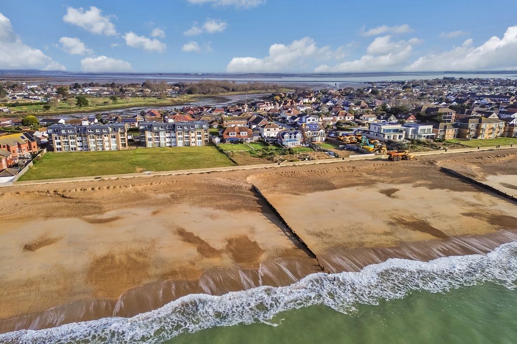 Additional image 14 of 2 bed semi-detached house for saleSouthwood Road, Hayling Island PO11