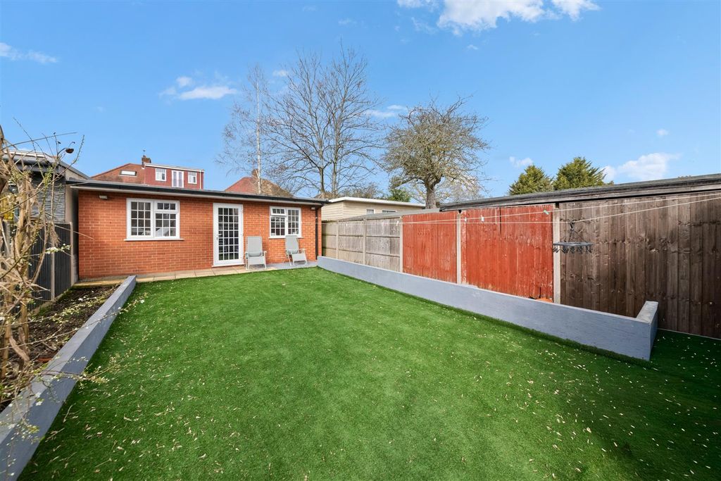Additional image 10 of 5 bed semi-detached house for saleGrange Road, Hayes UB3